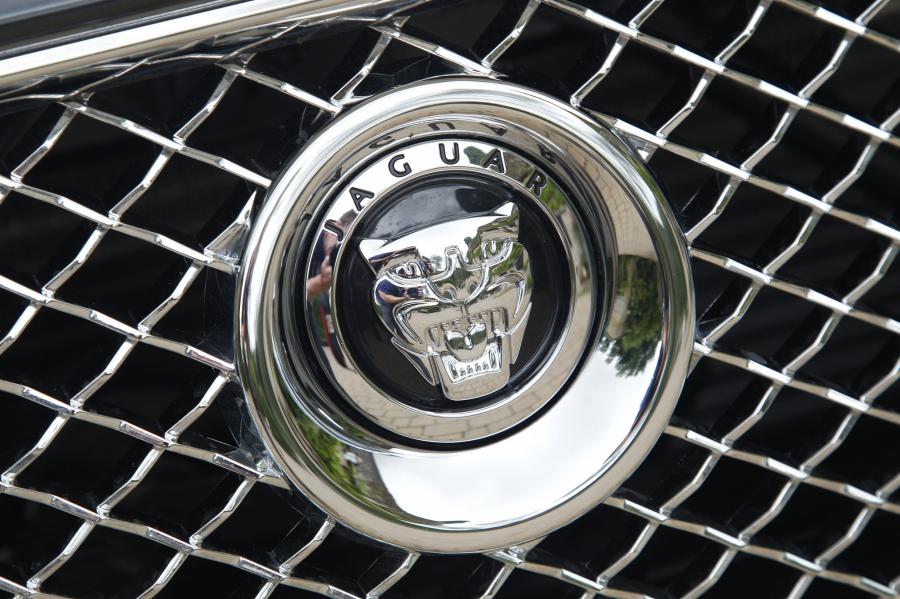  Jaguar XJ 2012 года  (UK) (фото 22 из 121)